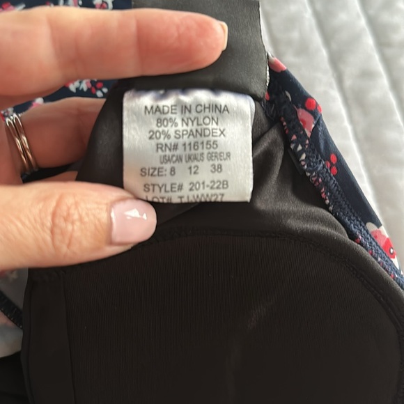 EUC Shaping one piece bathing suit - Picture 7 of 9